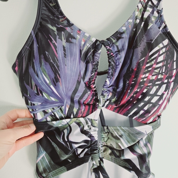 Sovoyontee Sexy One Piece Cheeky Adjustable Crisscross String Swimsuit Palm Leaf - Picture 4 of 7